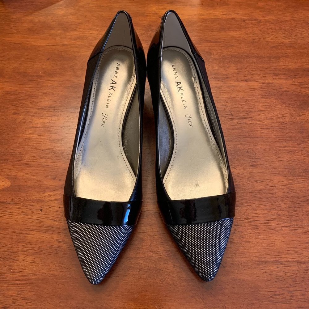 Anne AK Klein Iflex Pointed Toe Heels.